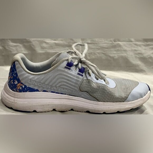 Teen girls size 7youth Under Armour Blue and Gray floral Outhustle Sneakers - Picture 4 of 9